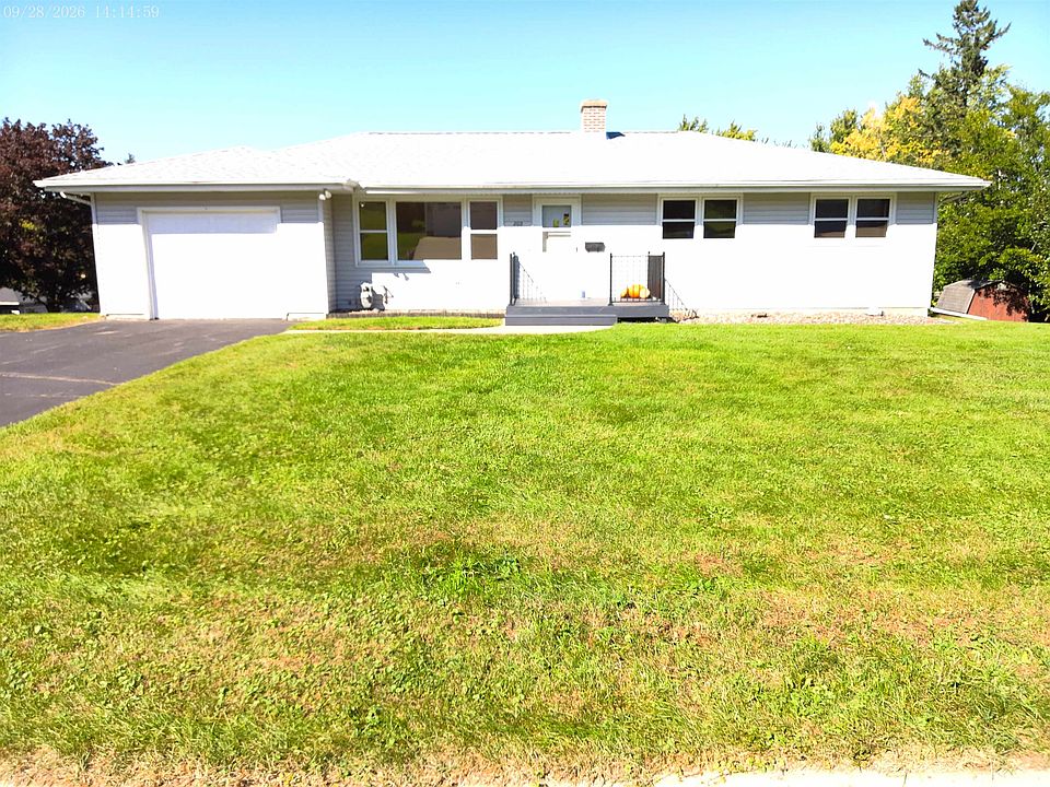 1st image of 202 Sunset Dr