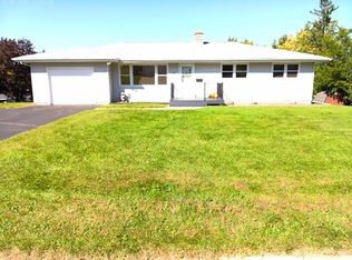 202 Sunset Dr, Deforest, WI 53532