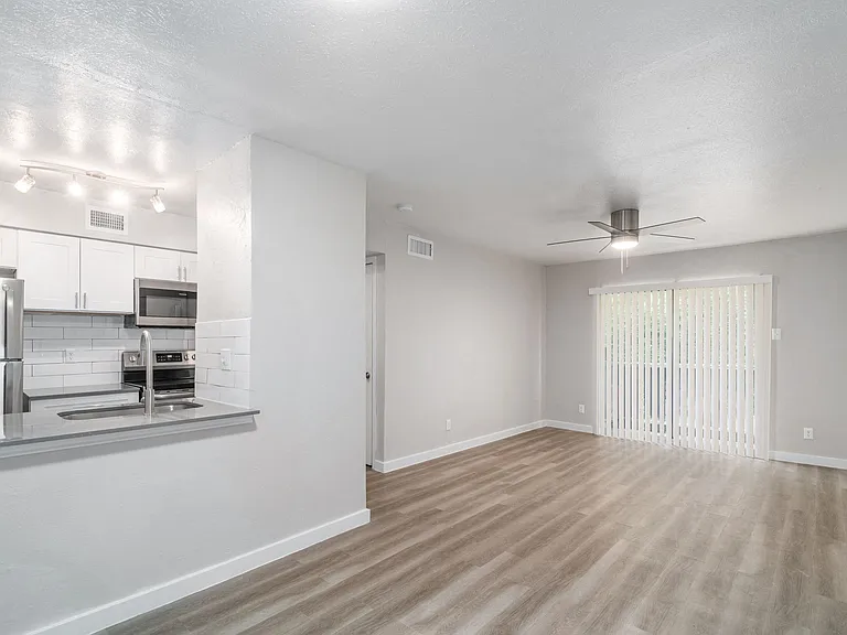 13450 Esperanza Rd — Photo 3