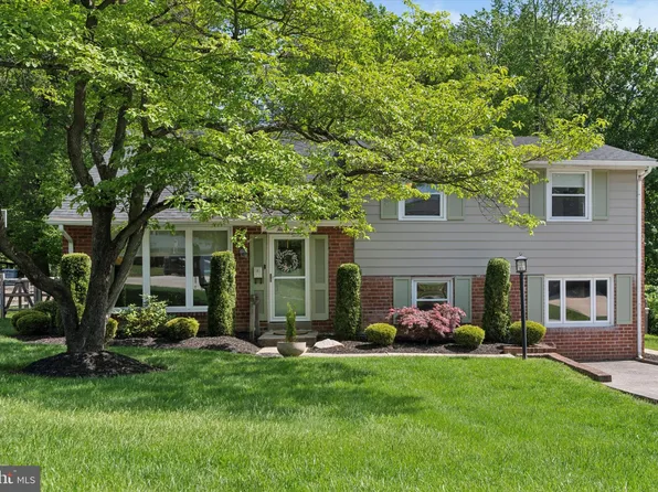413 Candlewood Rd, Broomall, PA 19008