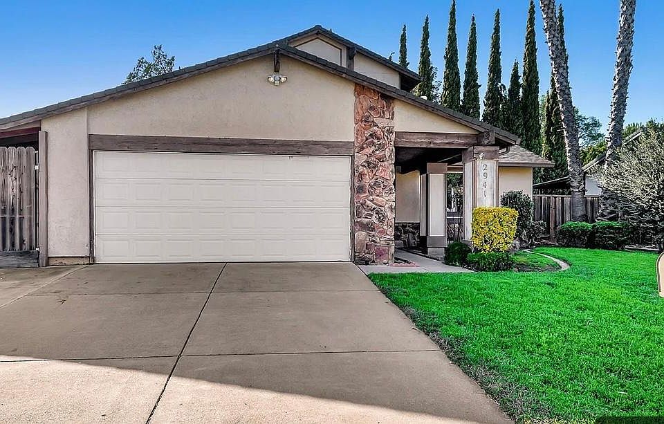 1st image of 2941 Gomes Dr
