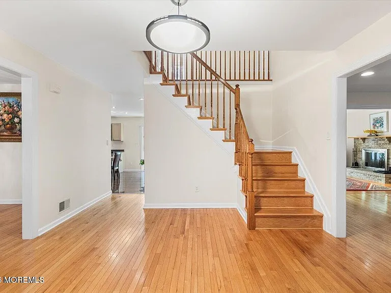 25 Ryan Rd — Photo 4