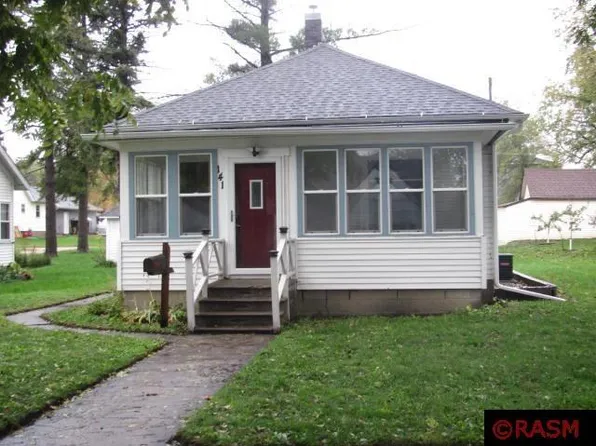 141 2nd St SE, Madelia, MN 56062