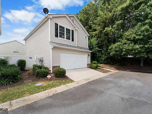 2nd image of 621 W Oaks Dr