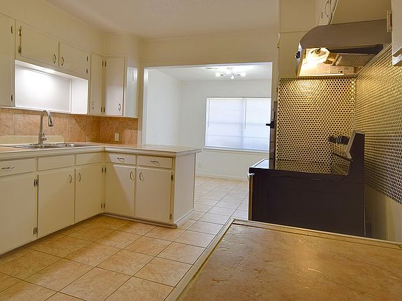 5th image of 1307 Jefferis Ave