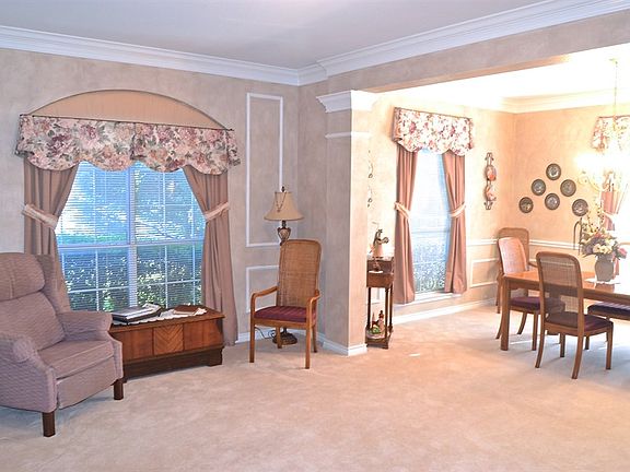 4th image of 8528 Steeple Ridge Dr