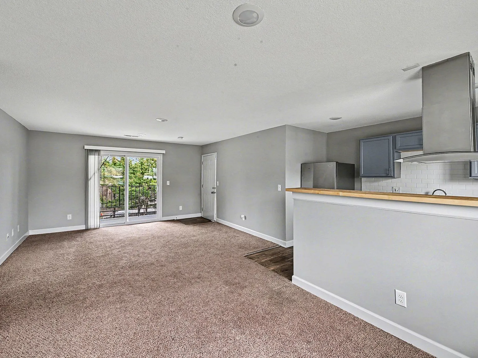 Brentwood Apartments — Photo 3