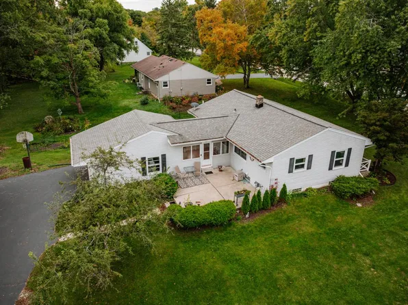 5310 South Nicolet DRIVE, New Berlin, WI 53151