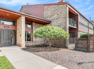 969 Greenview Ct APT 43, Rochester, MI 48307