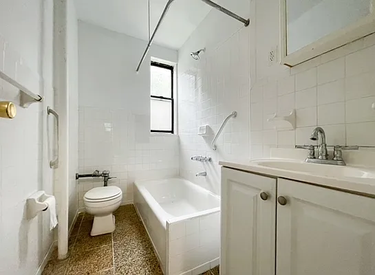 Rented by Kahen Properties | media 11