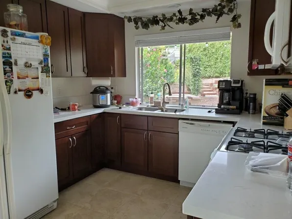 977 N Green Lawn Ave, Camarillo, CA 93010