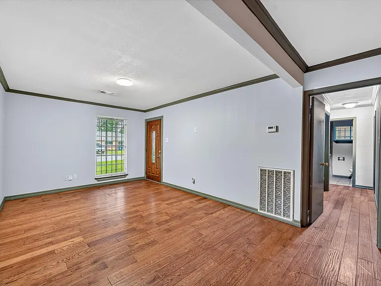 5725 Melanite Ave — Photo 3