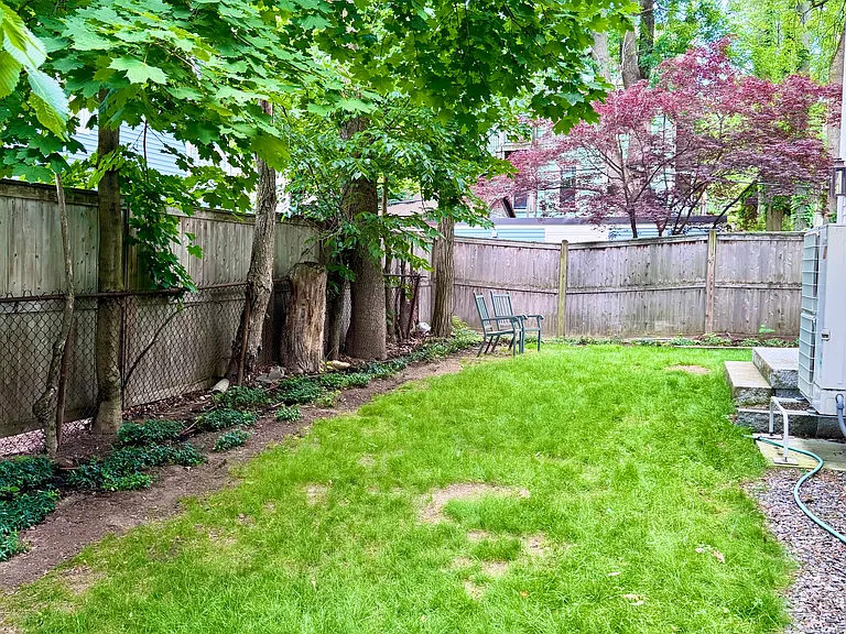 Green St — Photo 20
