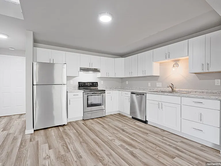 Allouez Townhomes — Photo 39