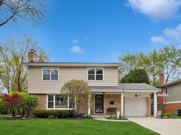 1317 Knollwood Rd, Deerfield, IL 60015