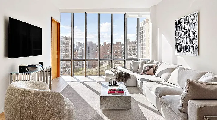 Rented by Luxus Manhattan Realty | media 9