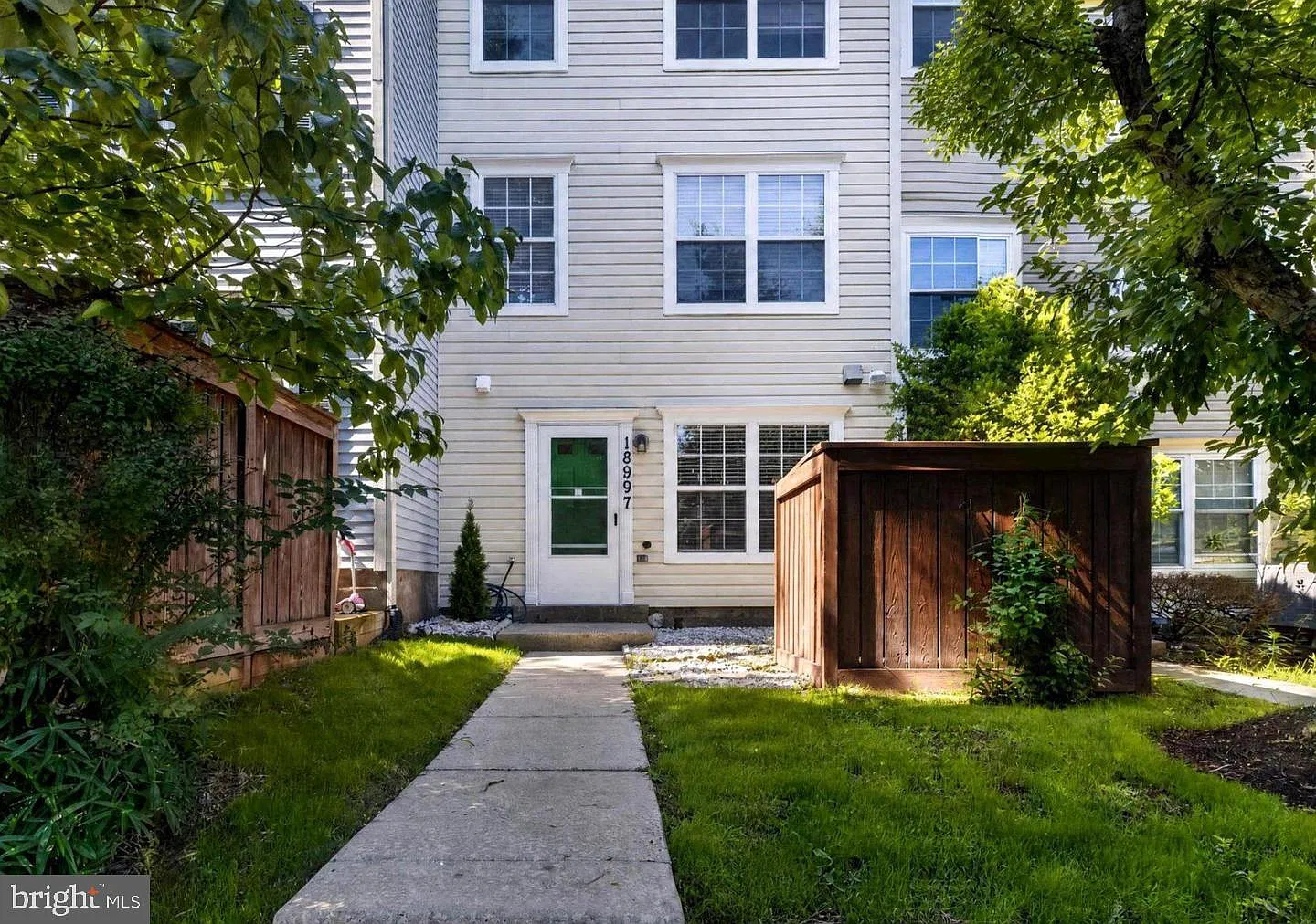 3 bed, 2.5 bath, 1377 sqft, $2,495 — Photo 1