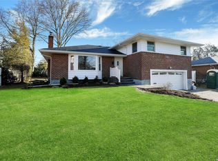 38 Glenwood Rd, Plainview, NY 11803