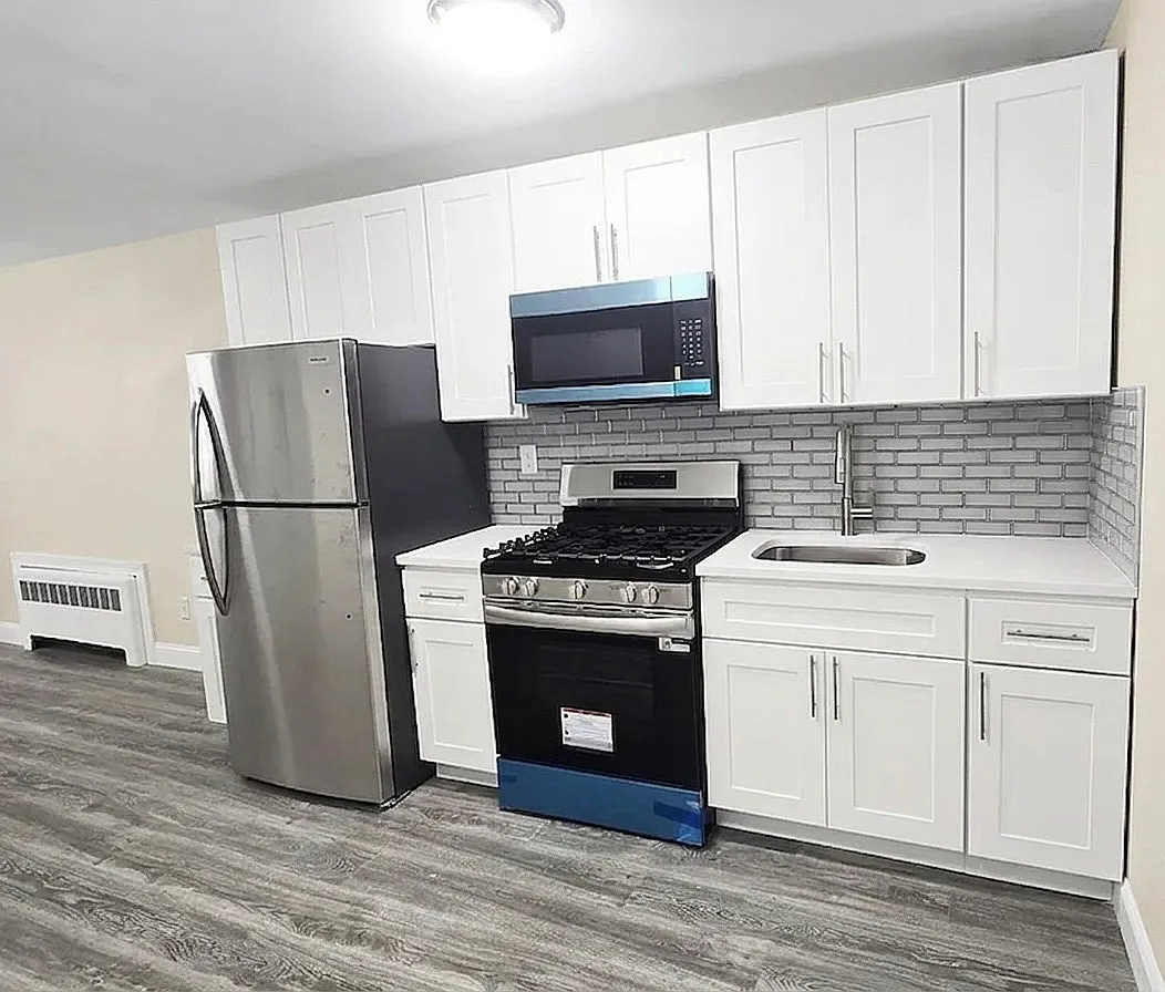 2 bed, 660 sqft, $2,300 — Photo 4