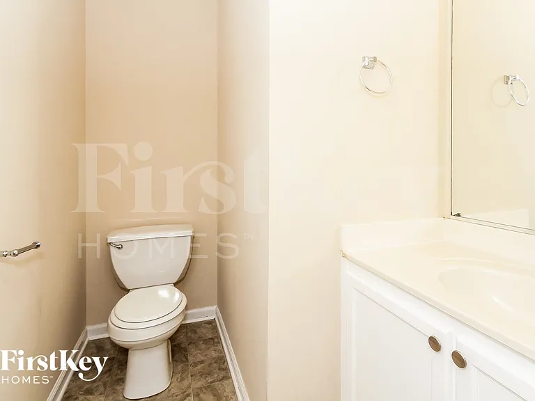 802 Almora Dr — Photo 14