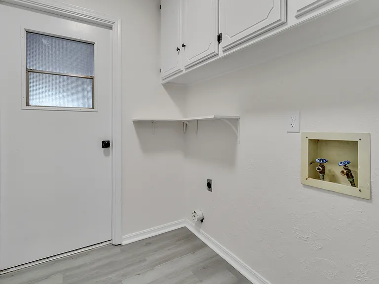 2319 E Robinson St — Photo 8