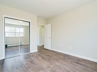 2 Wycombe Rd #302, Toronto, ON M3M2W7