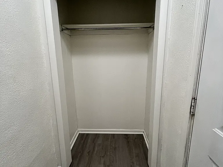 718 Virginia Ave #2 — Photo 3