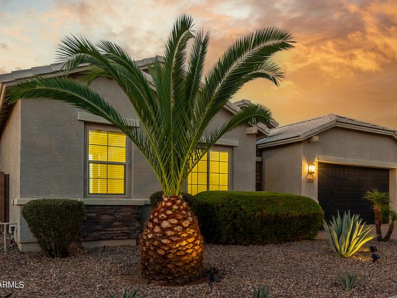4th image of 2408 E LINDRICK Drive