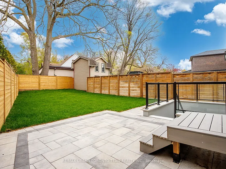 4 Drake Cres — Photo 45
