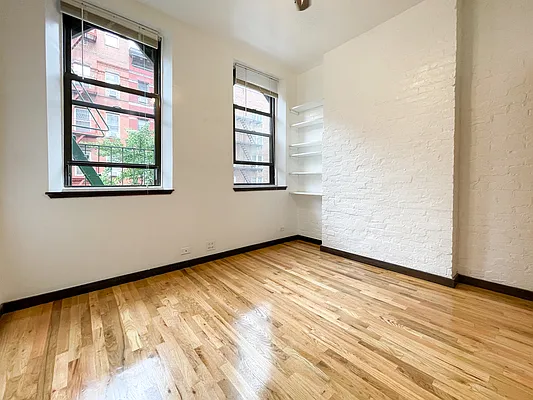 Rented by Oxford Property Group | media 10