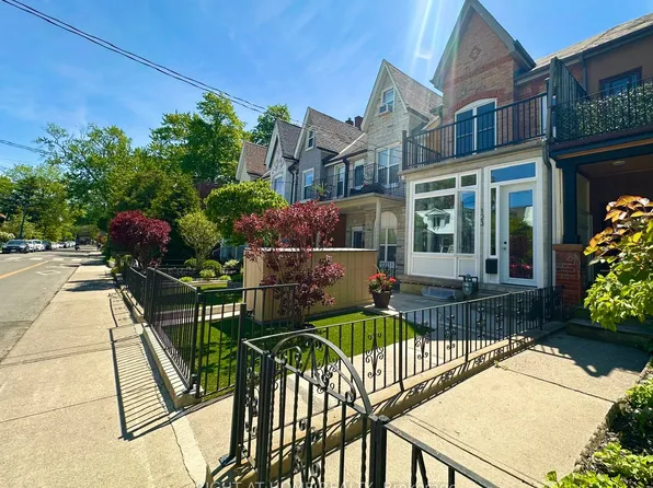 123 Lindsey Ave, Toronto, ON M6H 1E5