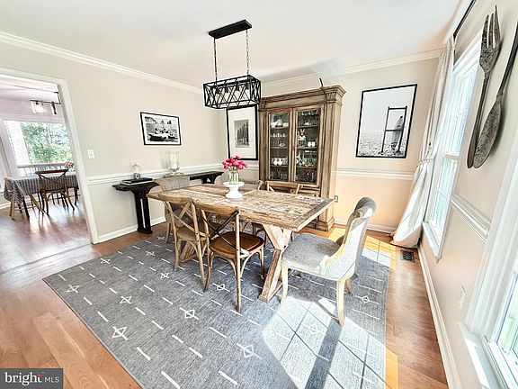 5th image of 222 Midshipman Cir