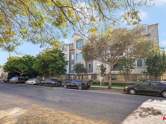 2nd image of 1625 Granville Ave APT 304