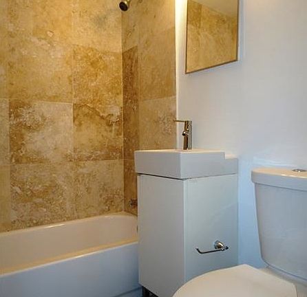 5th image of 16163 NE 18th Ct