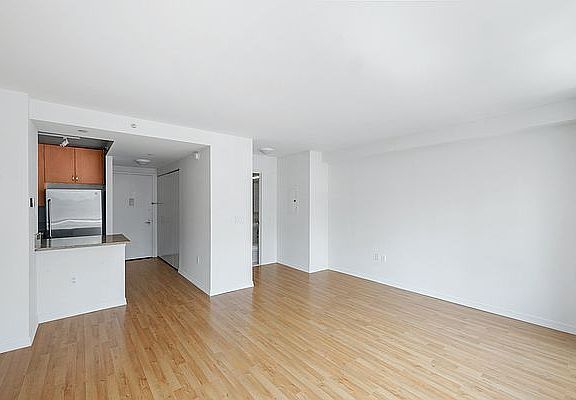5th image of 400 W 55th St APT 10C
