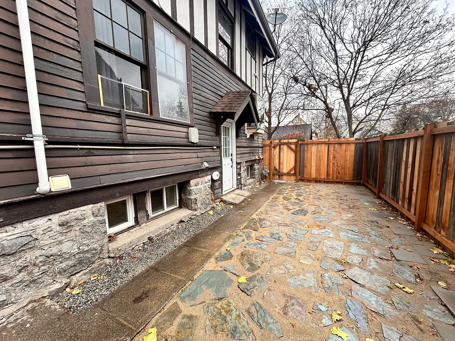 1030 West Spofford Avenue — Photo 4