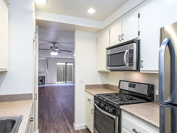 5th image of 534 E Cypress Ave #H