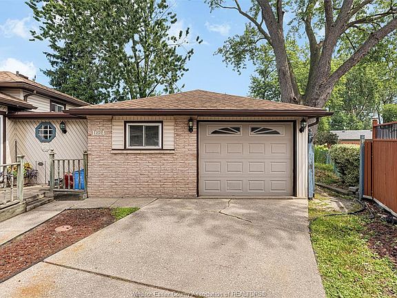 4th image of 1664 Greenview Cres