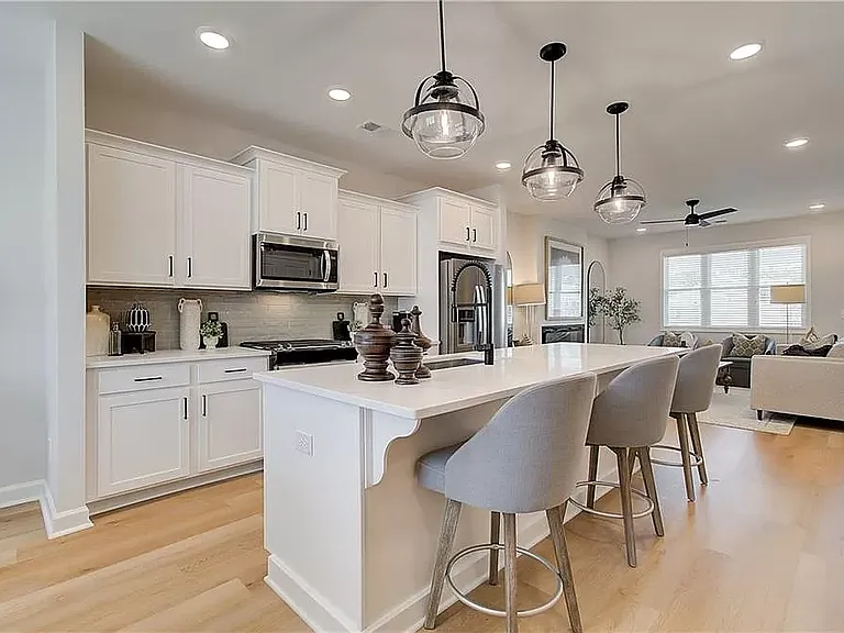 3330 Cranston Ln — Photo 10