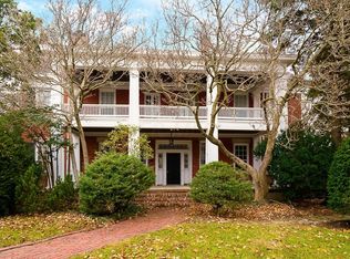 60 E 1st St, London, OH 43140