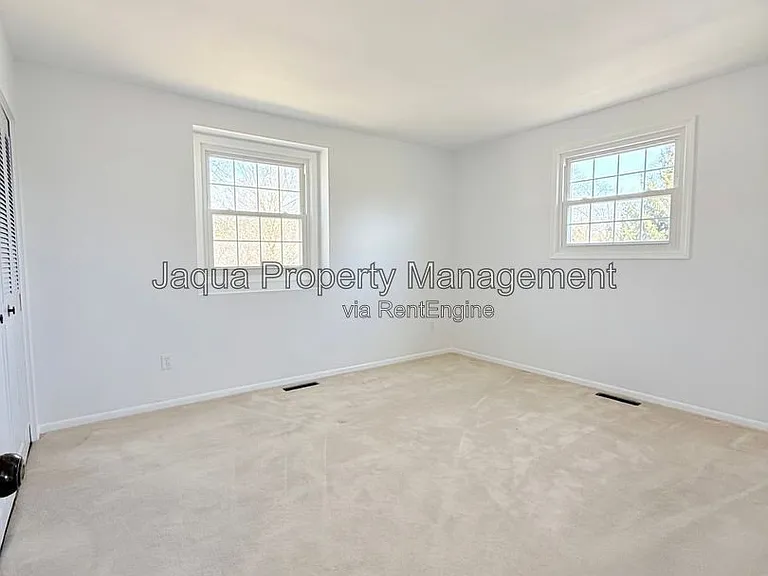 2383 Quincy Ave — Photo 13