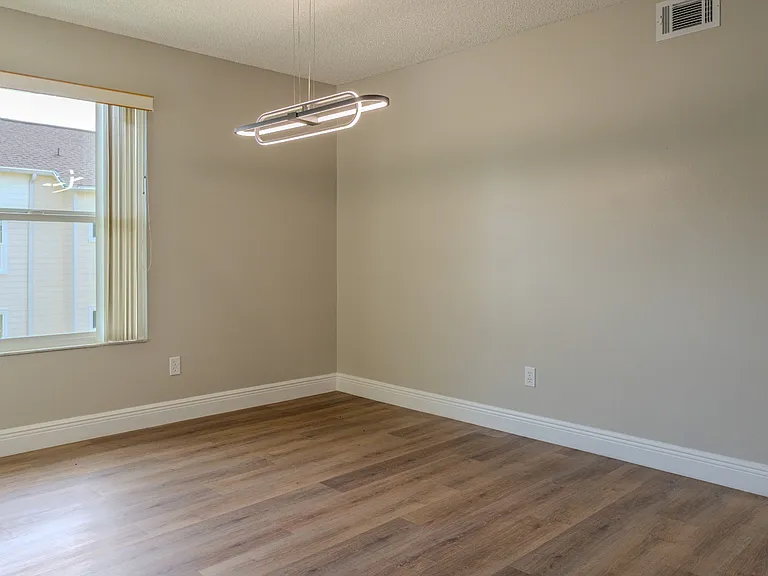 5004 Laguna Bay Cir #48 — Photo 9