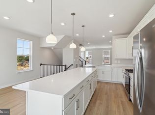 616 Barnehurst St, Middle River, MD 21220