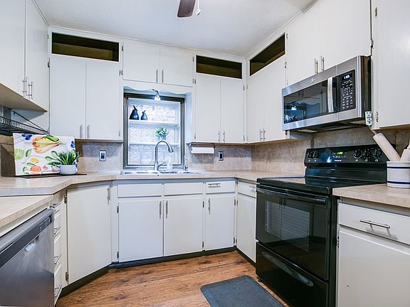 3rd image of 972 Broadway St