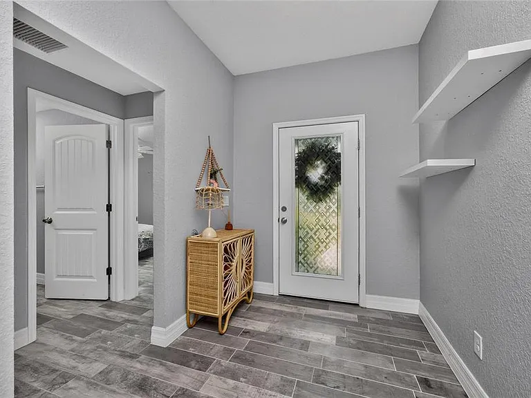 310 Albatross Rd — Photo 10