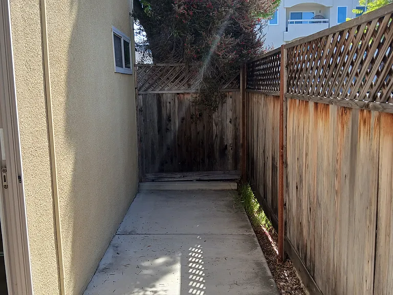 1621 La Playa Ave #4 — Photo 8