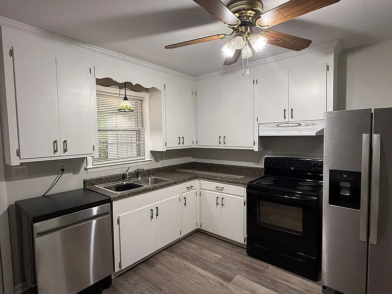 1746 E Avalon Cir #B — Photo 5