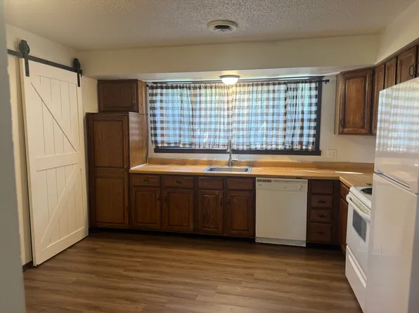 105 E Sanctuary Dr APT 1A, Island Lake, IL 60042