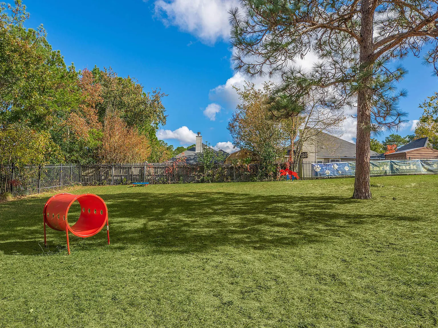 Arbors at Windsor Lake Apartments — Photo 4