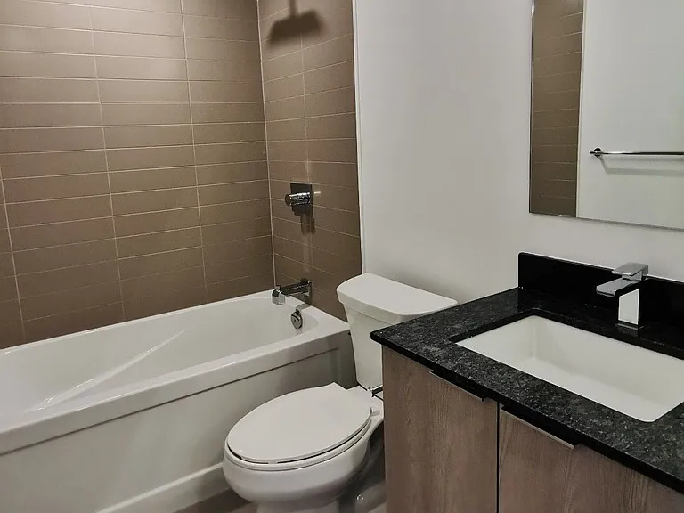 501 Yonge St #2103 — Photo 5